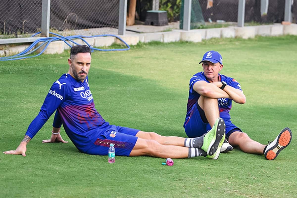RCB Skipper Faf du Plessis Along with Head Coach Andy Flower