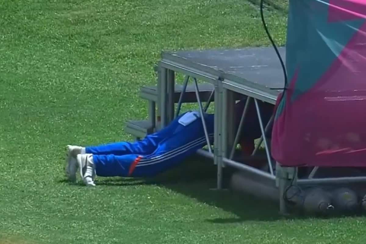Virat Kohli Goes Under the Table Searching for Ball During IND vs BAN, Video Goes Viral