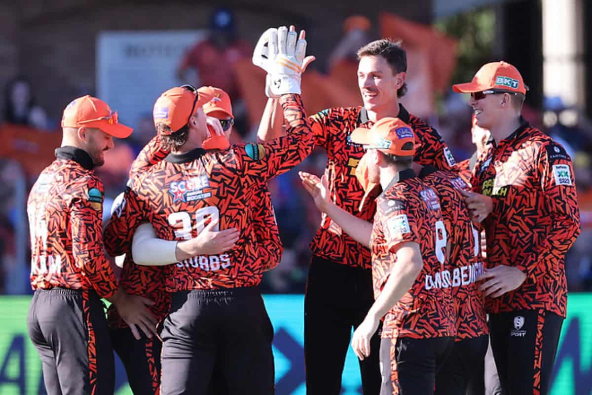 Marco Jansen of Sunrisers Eastern Cape celebrating with teammates