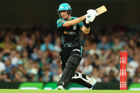 [Watch] Marnus Labuschagne Blasts Back-to-Back Boundaries to Riley Meredith to Reach Fifty in BBL Comeback