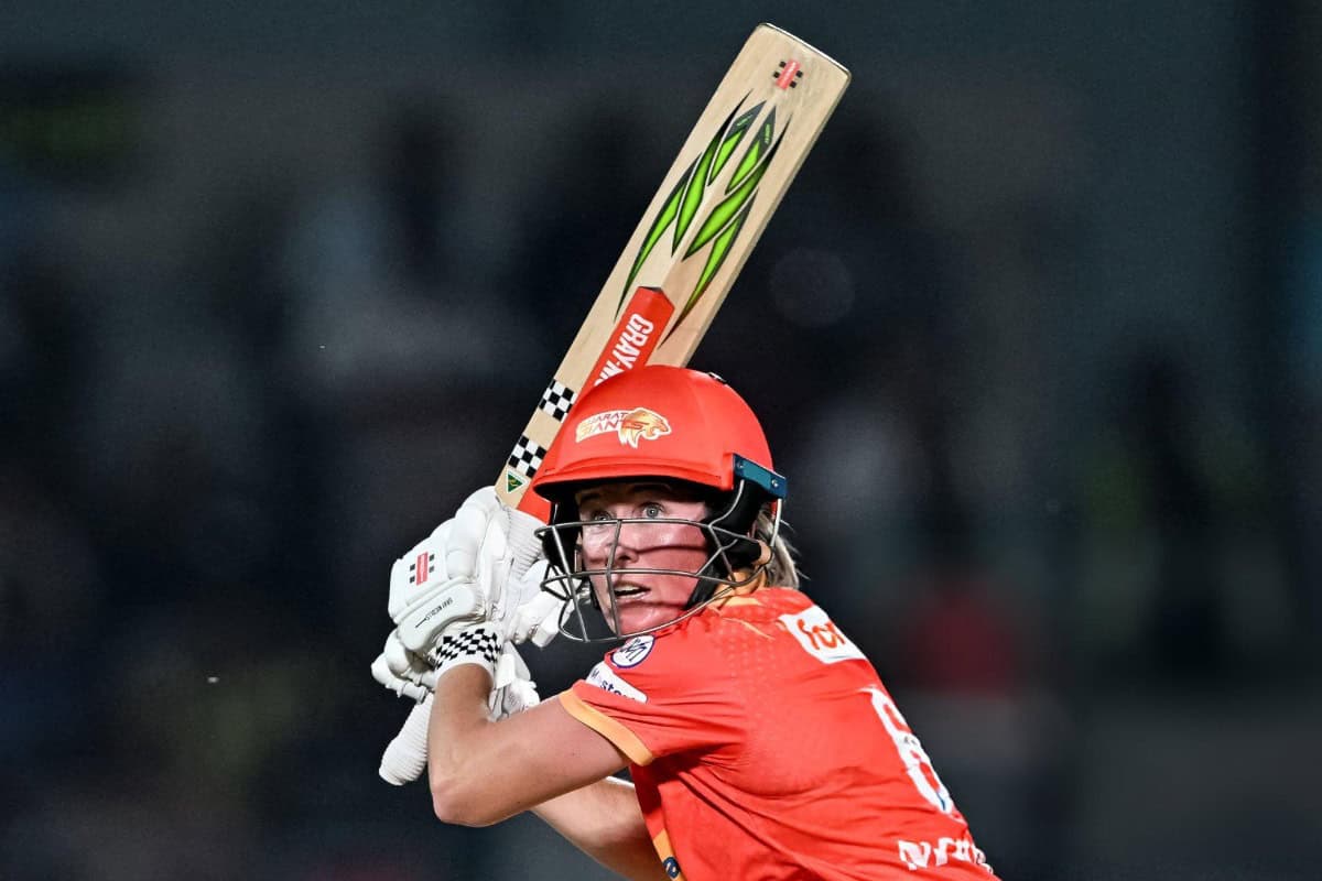 Beth Mooney (Gujarat Giants) in Action - WPL 2025