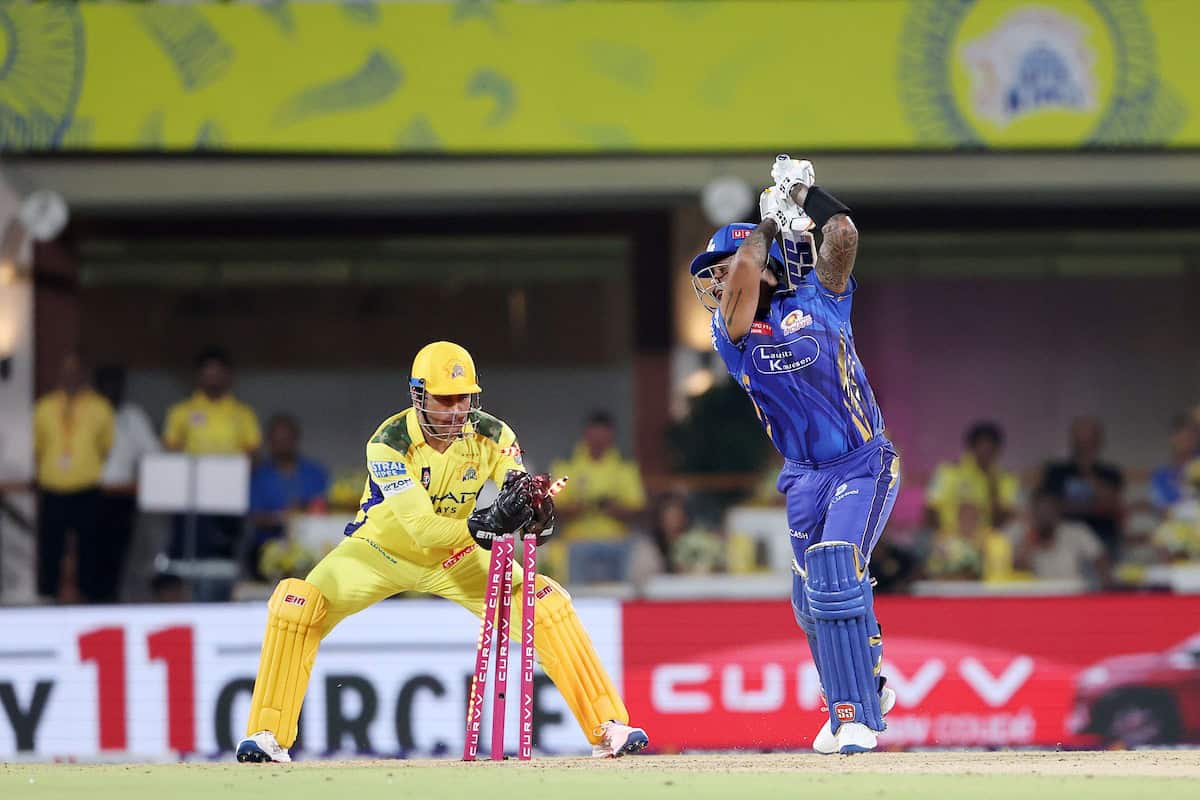 MS Dhoni Lightning Fast Stumping to Dismiss Suryakumar Yadav during CSK vs MI Match of IPL 2025