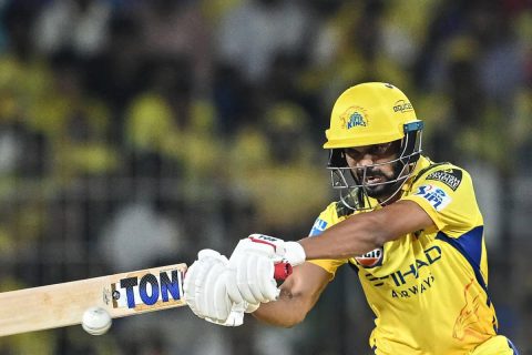 CSK vs MI: Ruturaj Gaikwad on Verge of MS Dhoni’s Record After IPL 2025 Half-Century